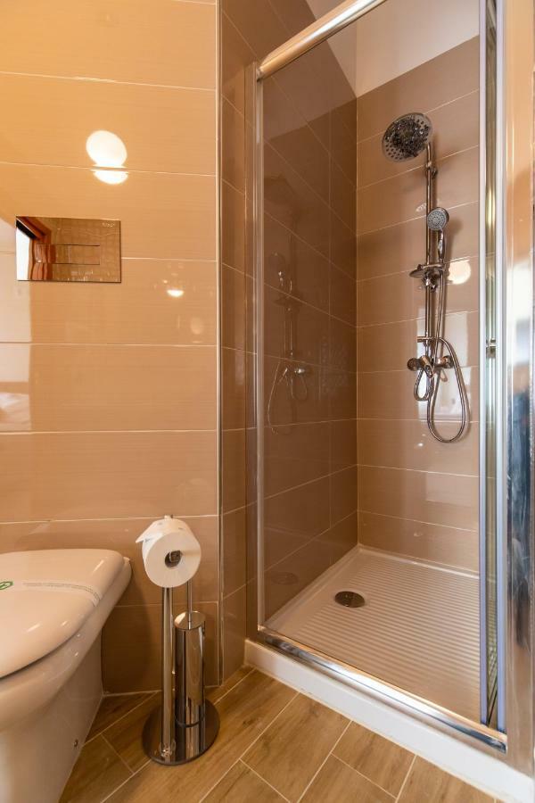 Napoli D'Amare B&B المظهر الخارجي الصورة